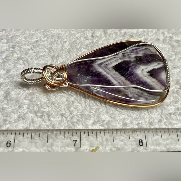 💜stunning purple chevron dream amethyst agate, wire wrapped artisan pendant - Picture 4 of 9
